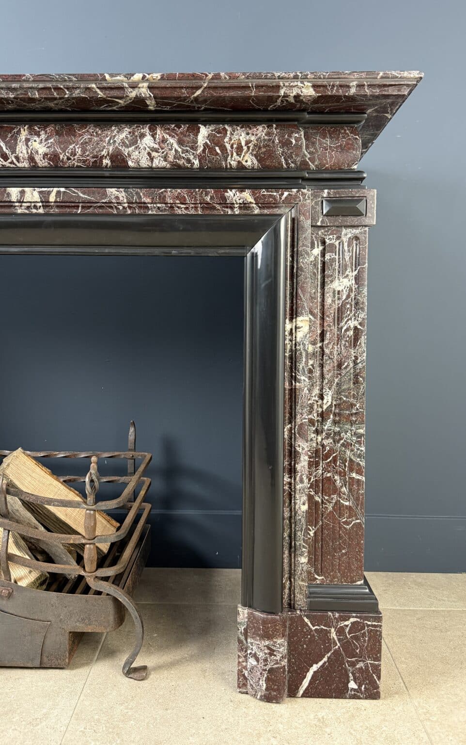 Magnificent Empire Antique Circular Fireplace in Campan Rubané Marble — detail 2