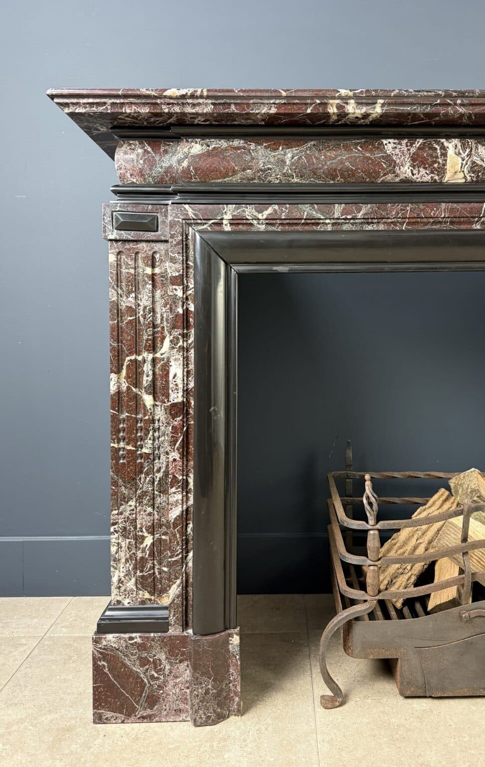 Magnificent Empire Antique Circular Fireplace in Campan Rubané Marble — detail 1