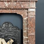 Antieke Roodmarmeren Frontschouw