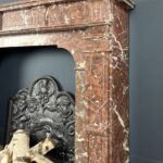 Antieke Roodmarmeren Frontschouw