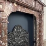 Antieke Roodmarmeren Frontschouw