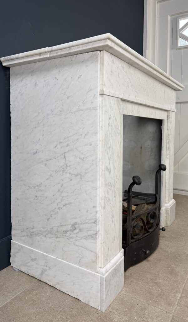 antieke witte art deco schouw