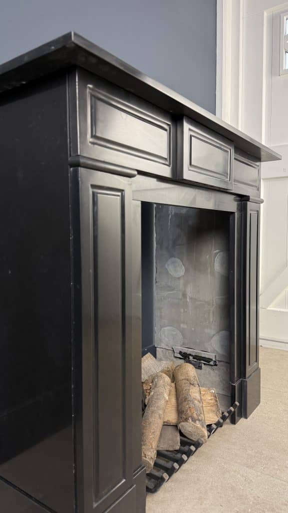 Antique Circular Fireplace in Noir de Mazy Black Marble