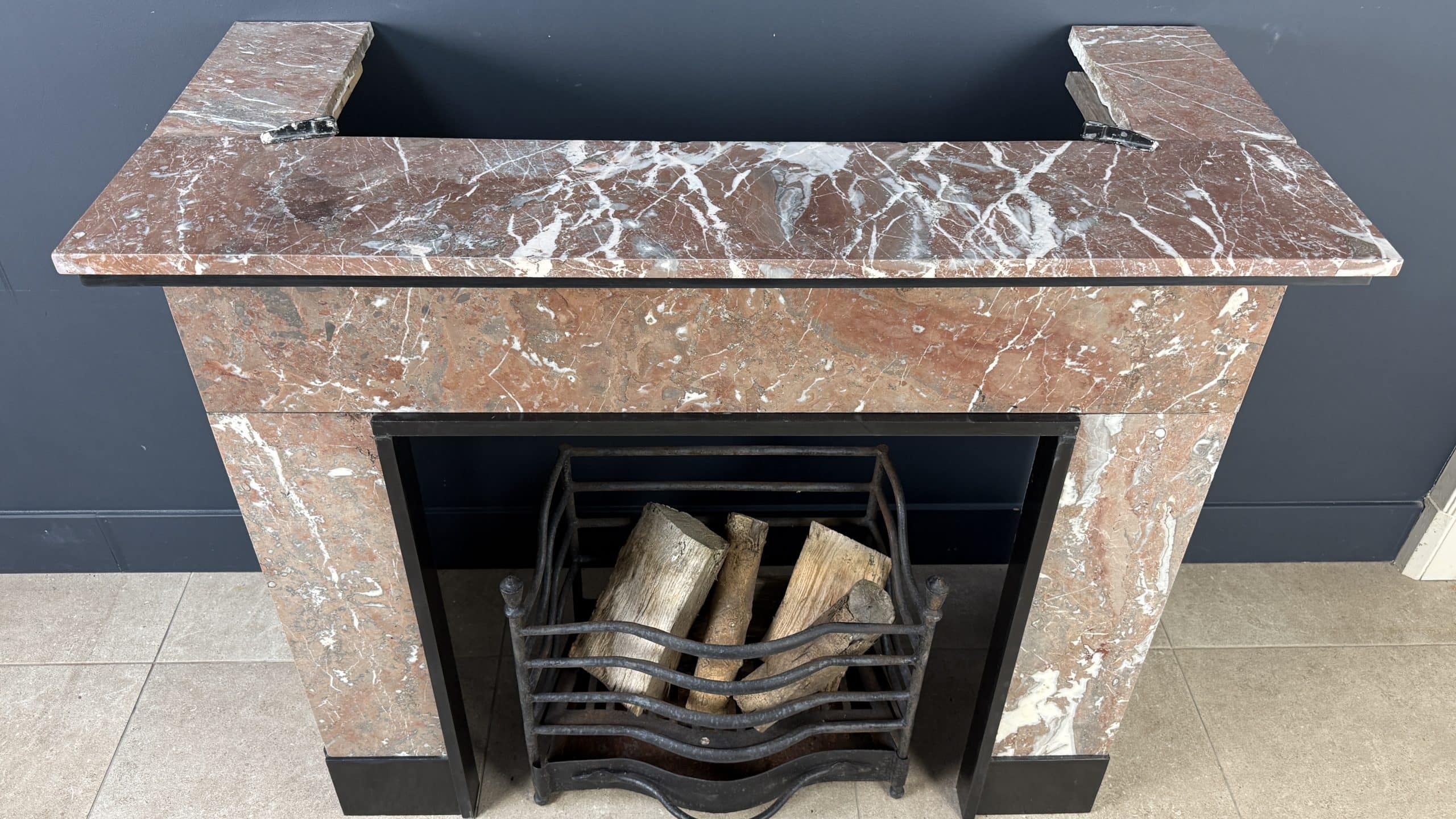 Roodbruin Marmeren Antieke Omloop Schouw met Levendige Adering