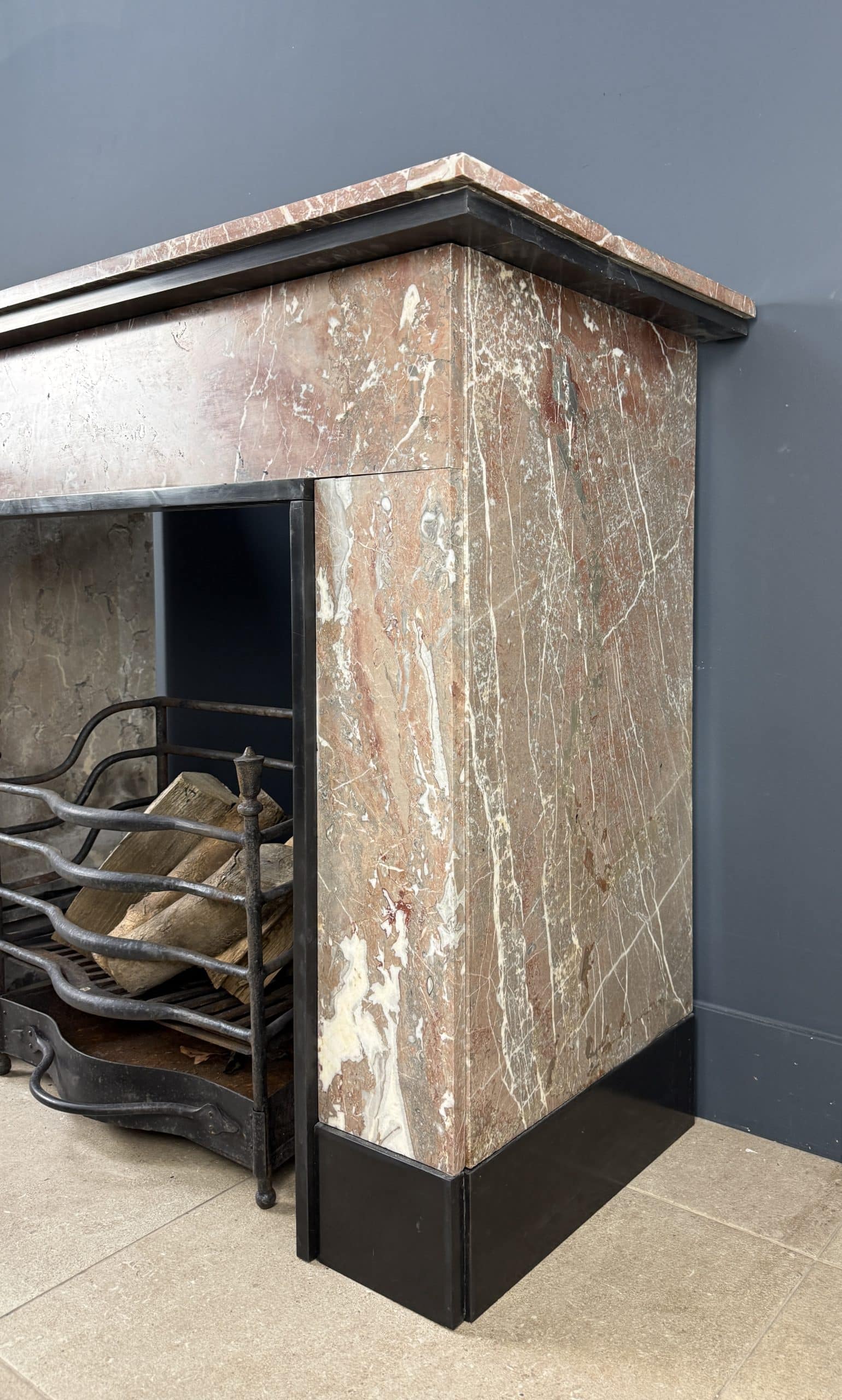 Roodbruin Marmeren Antieke Omloop Schouw met Levendige Adering