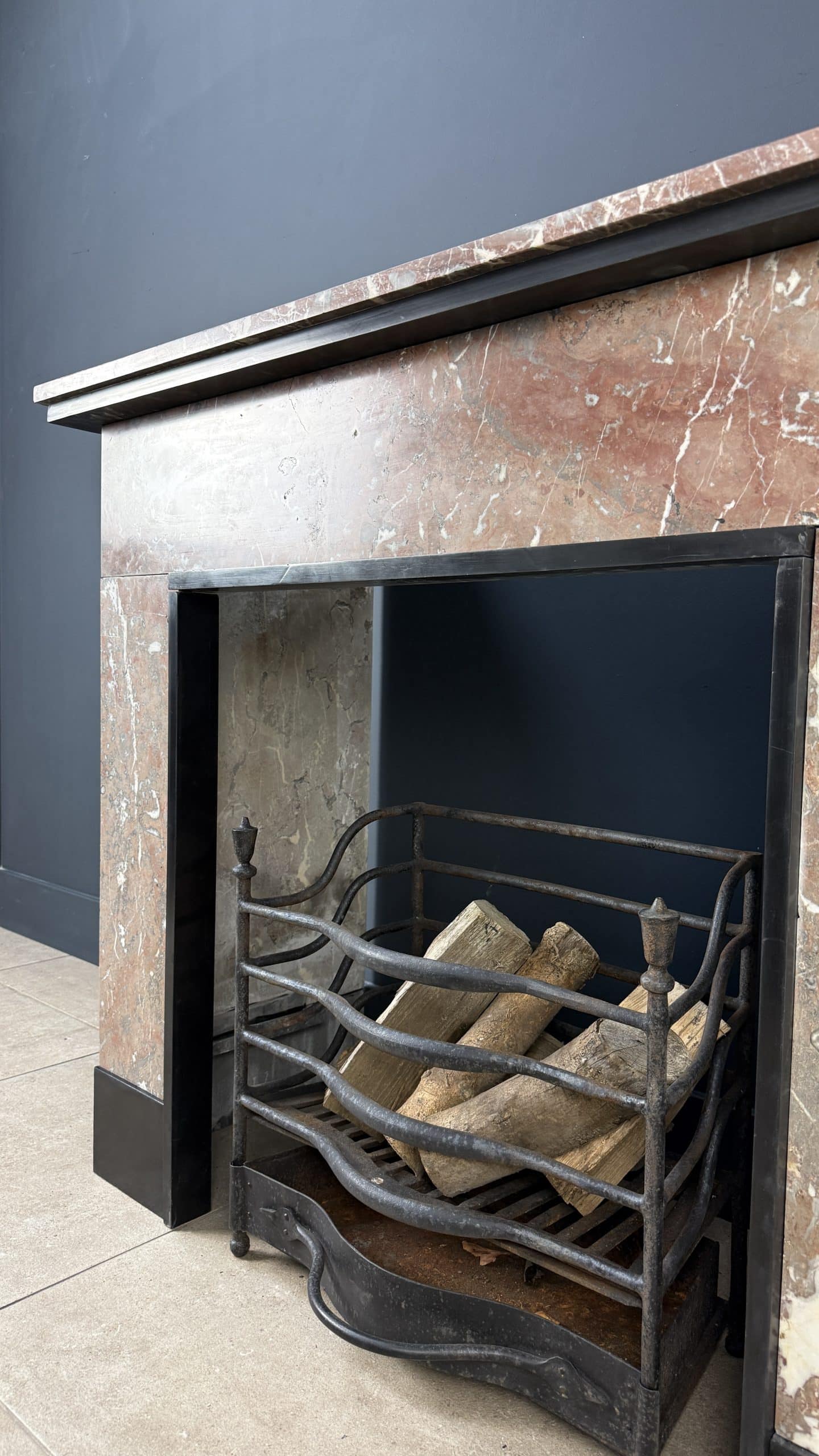 Roodbruin Marmeren Antieke Omloop Schouw met Levendige Adering