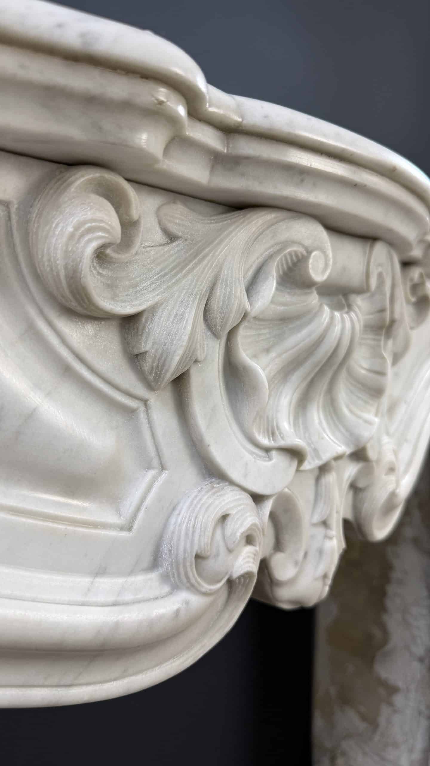 Luxe Franse Front Schelpschouw in Wit Carrara Marmer