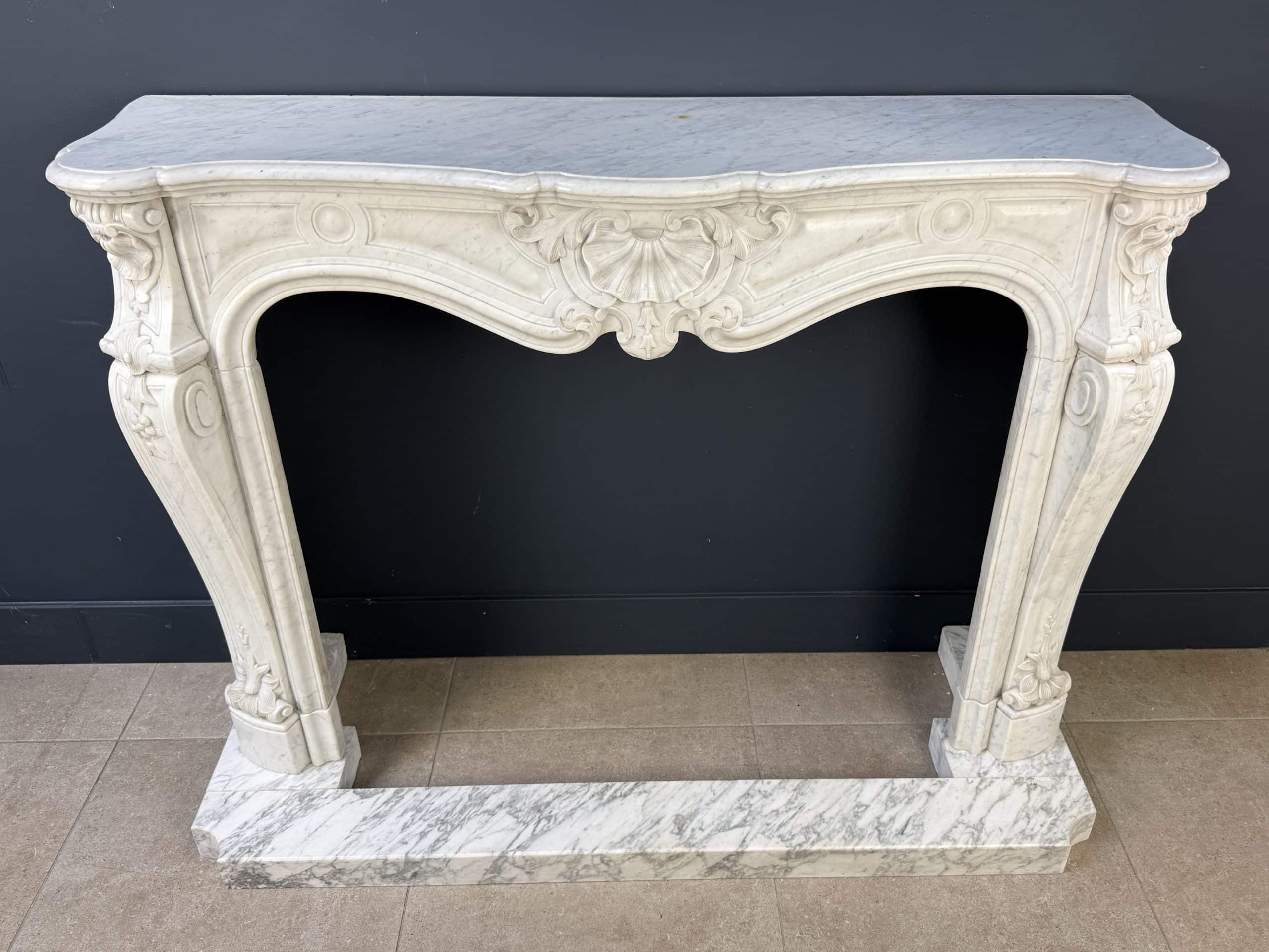 Luxe Franse Front Schelpschouw in Wit Carrara Marmer
