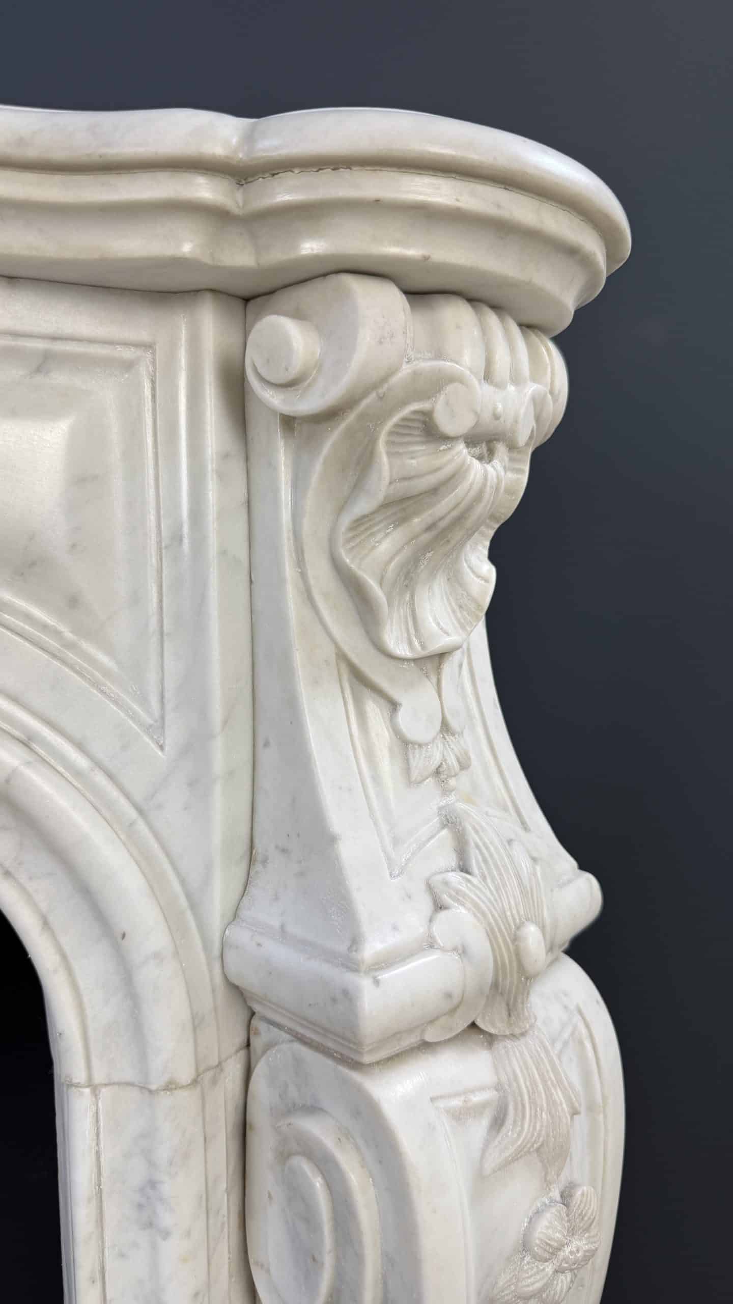 Luxe Franse Front Schelpschouw in Wit Carrara Marmer