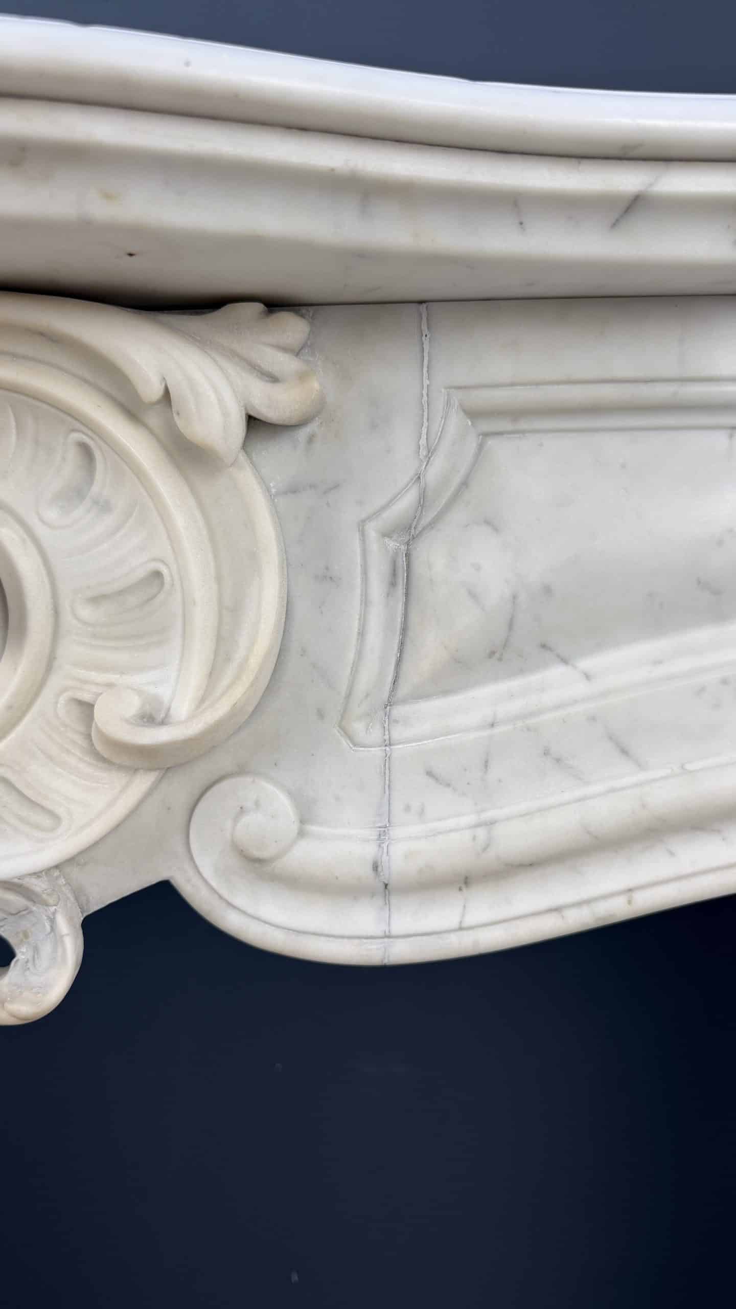 Antieke Franse Louis XV Omloop Schouw in Wit Carrara Marmer