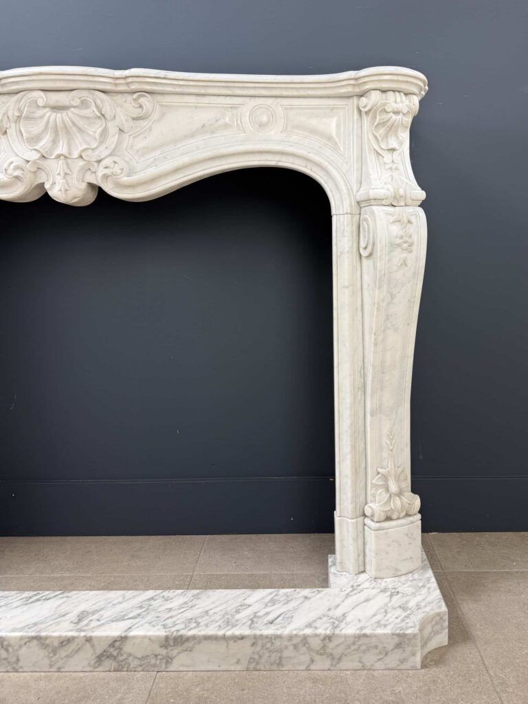 Luxe Franse Front Schelpschouw in Wit Carrara Marmer