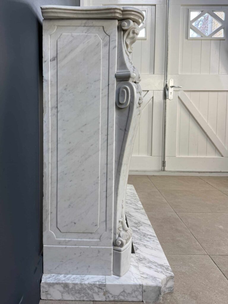 Luxe Franse Front Schelpschouw in Wit Carrara Marmer
