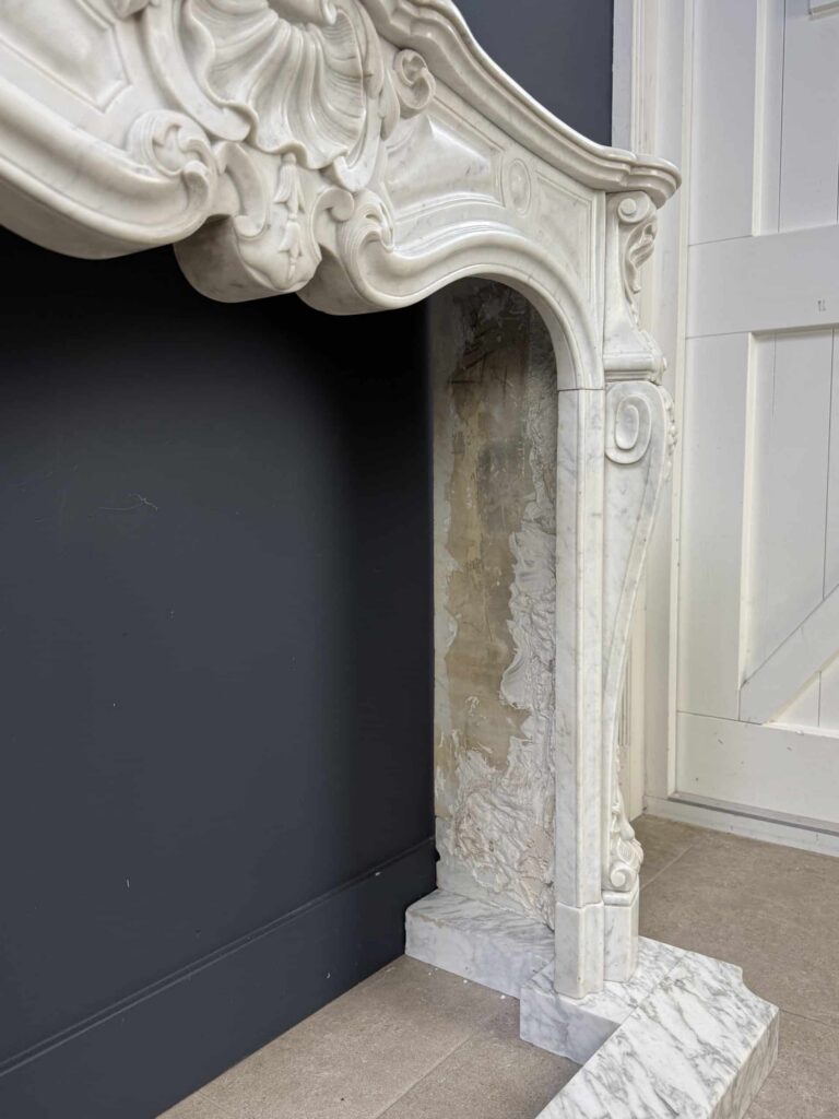 Luxe Franse Front Schelpschouw in Wit Carrara Marmer