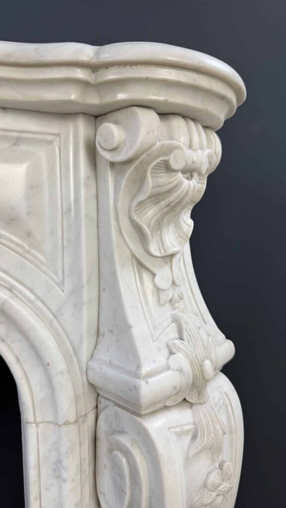 Luxe Franse Front Schelpschouw in Wit Carrara Marmer