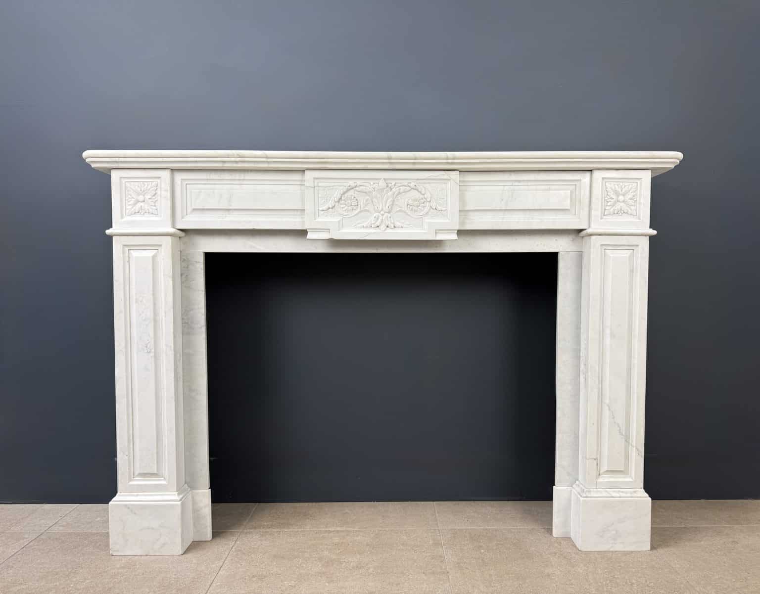 Sleek Antique Circular Fireplace in Nero Marquina Marble — detail 1