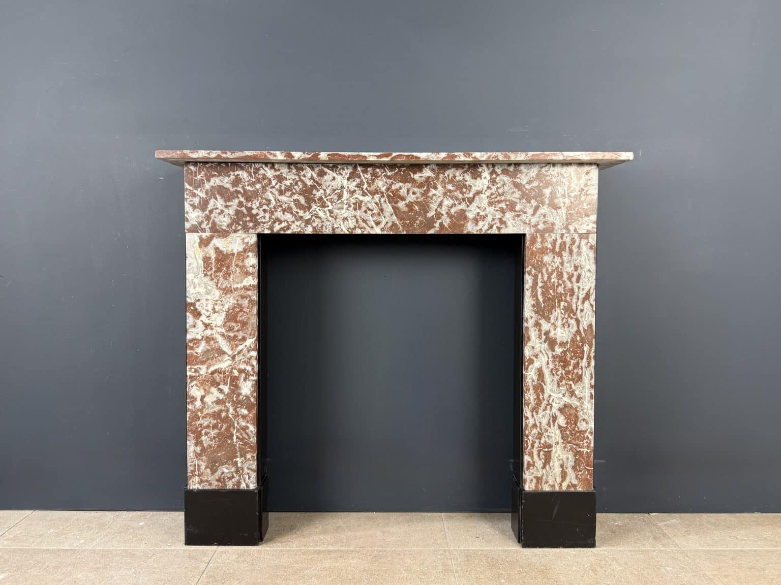 Luxury French Antique Front Shell Fireplace in White Carrara Marble — detail 2